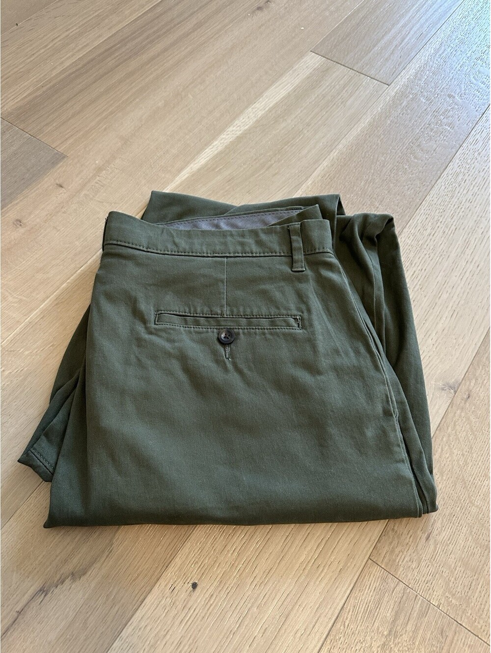 Amazon Essentials Men’s Khaki Pant Set Size 36x32 Straight Green